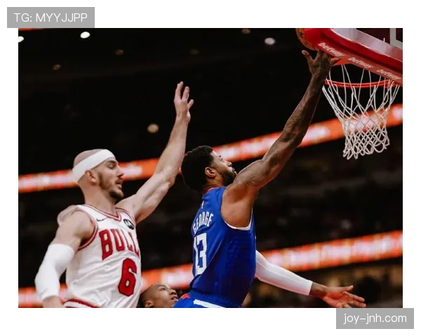 德罗赞持续单打拉开空间，抵消队友三分依赖