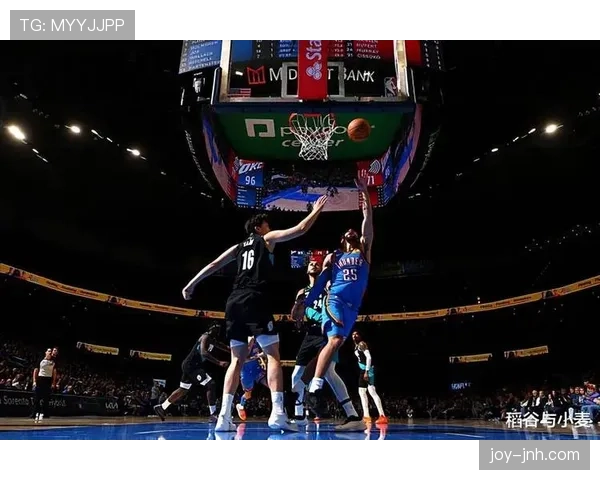 杰伦·威廉姆斯无球跑动拉开空间，提升雷霆外线进攻效率