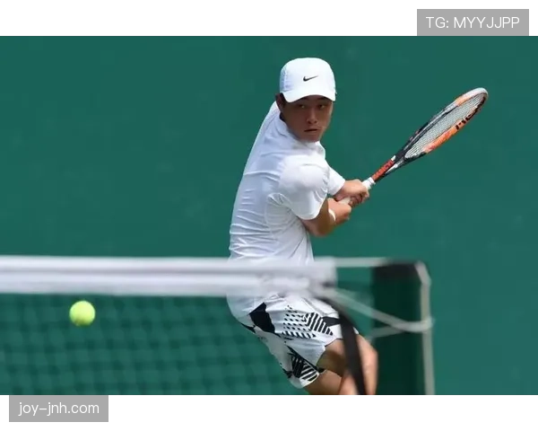 皮蓬无球跑动撕裂防线，防守压迫改变对手进攻结构